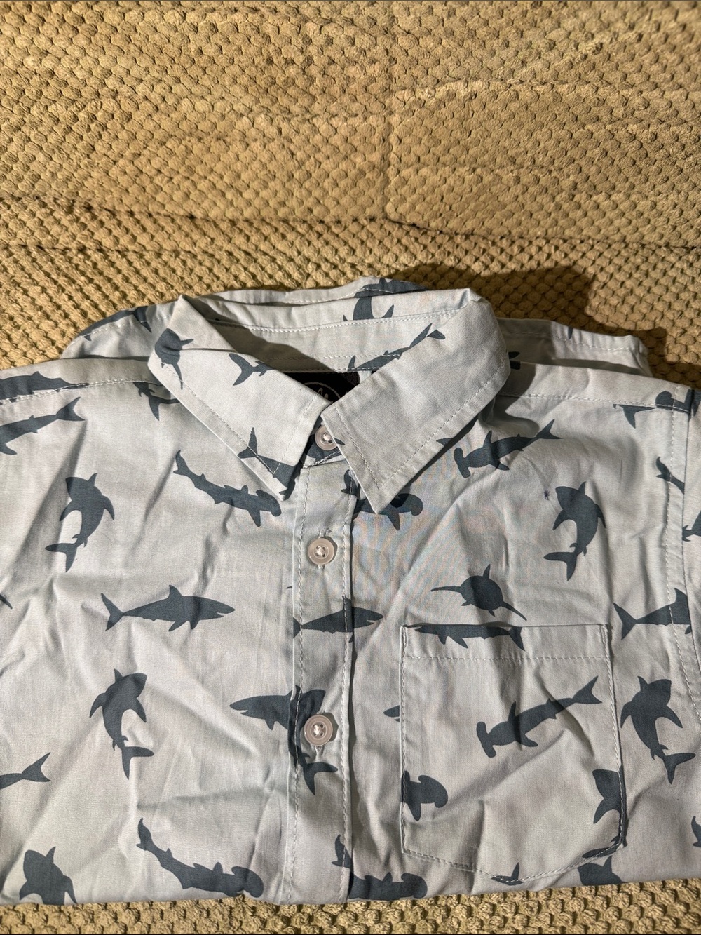 Body Glove Light Gray Shark Print Casual Button-Down Shirt